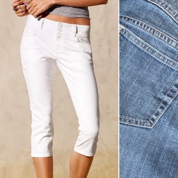EUC Victorias Secret 10 Distressed Denim Capri - Picture 1 of 9